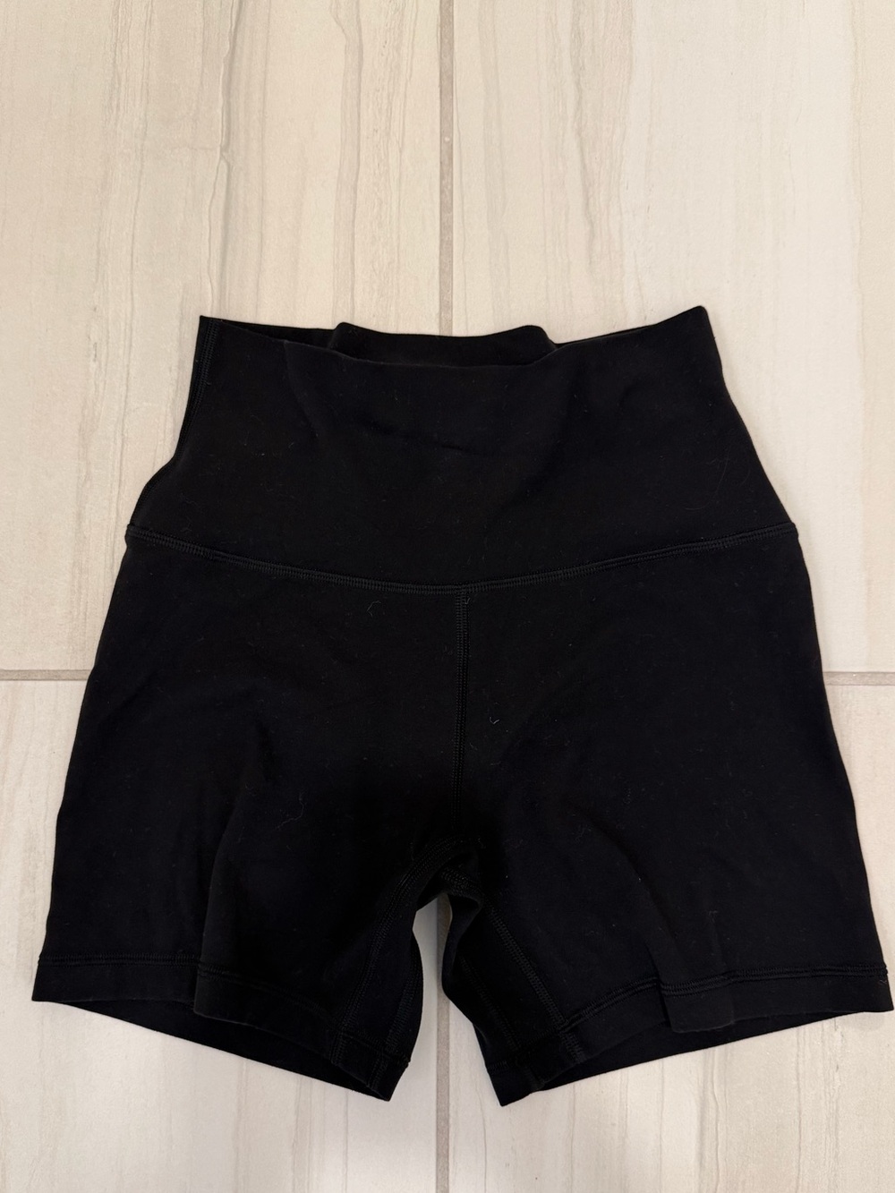 Aritzia BUTTER Cheeky Hi-Rise 5” Short - Picture 2 of 3